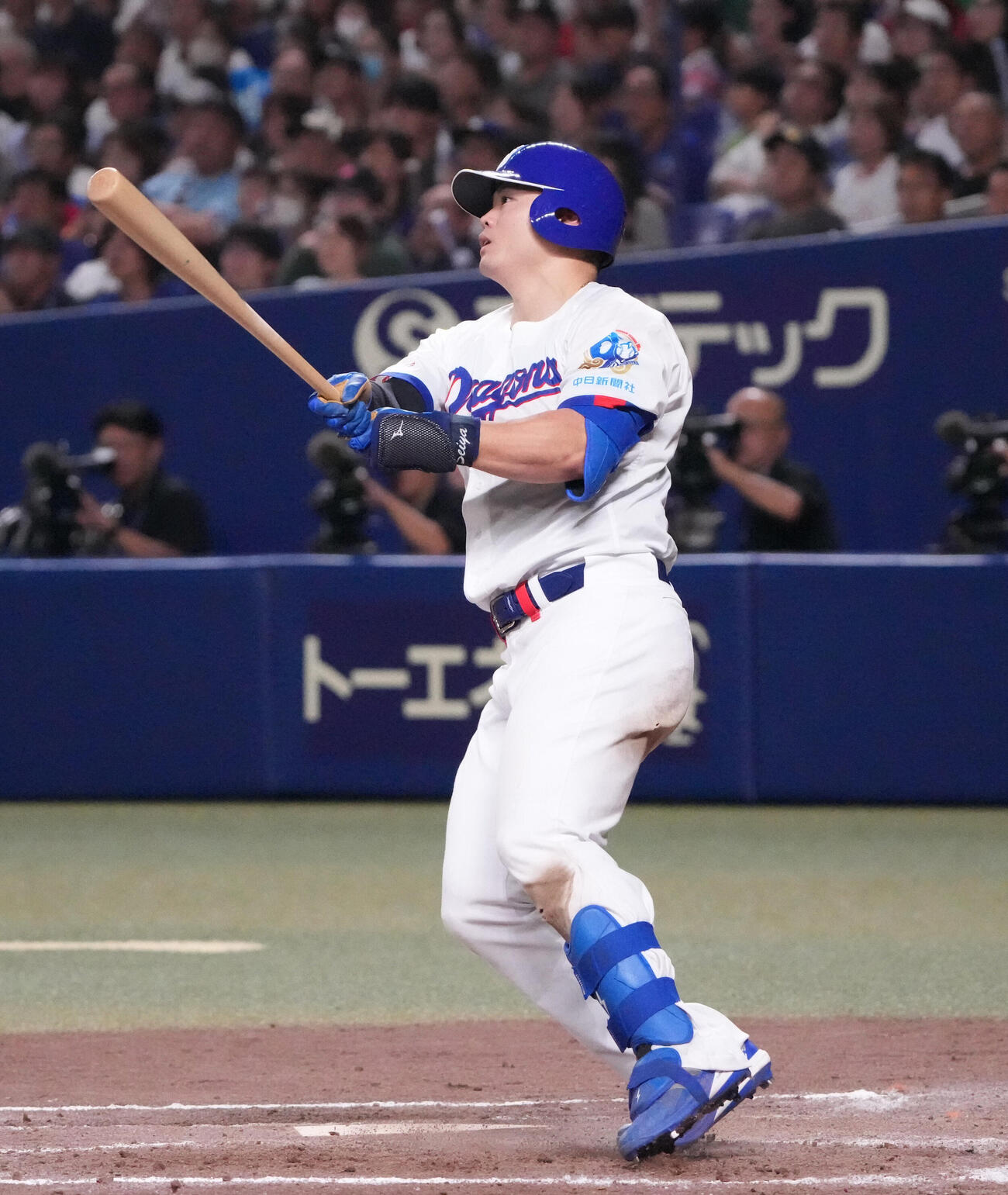 中日対ヤクルト　8回裏中日2死、本塁打を放つ細川成也（撮影・森本幸一）