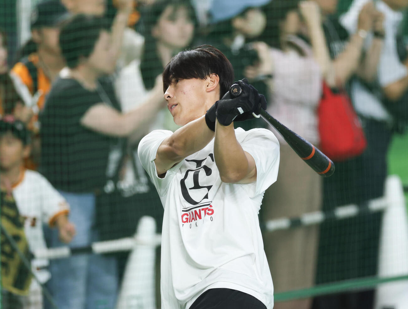 巨人対広島　T打撃をする巨人平山功太（撮影・増田悦実）