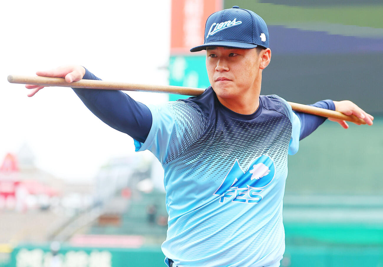 楽天対西武　予告先発の武内夏暉に代わり、先発することになった西武佐藤爽（撮影・野上伸悟）