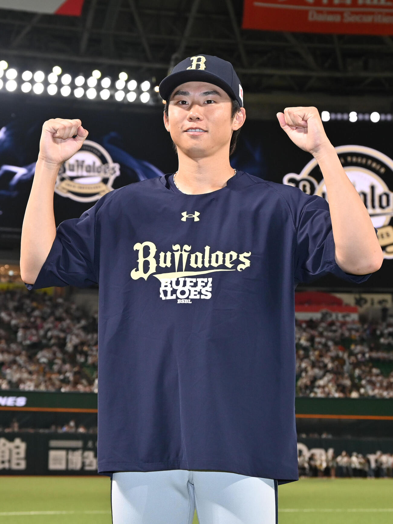 ソフトバンク対オリックス　笑顔で撮影に応じる曽谷龍平（撮影・林敢治）