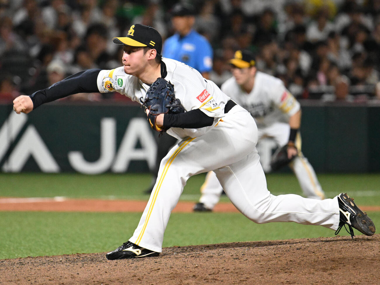 ソフトバンク対オリックス　ソフトバンク2番手投手の鈴木豪太（撮影・林敢治）