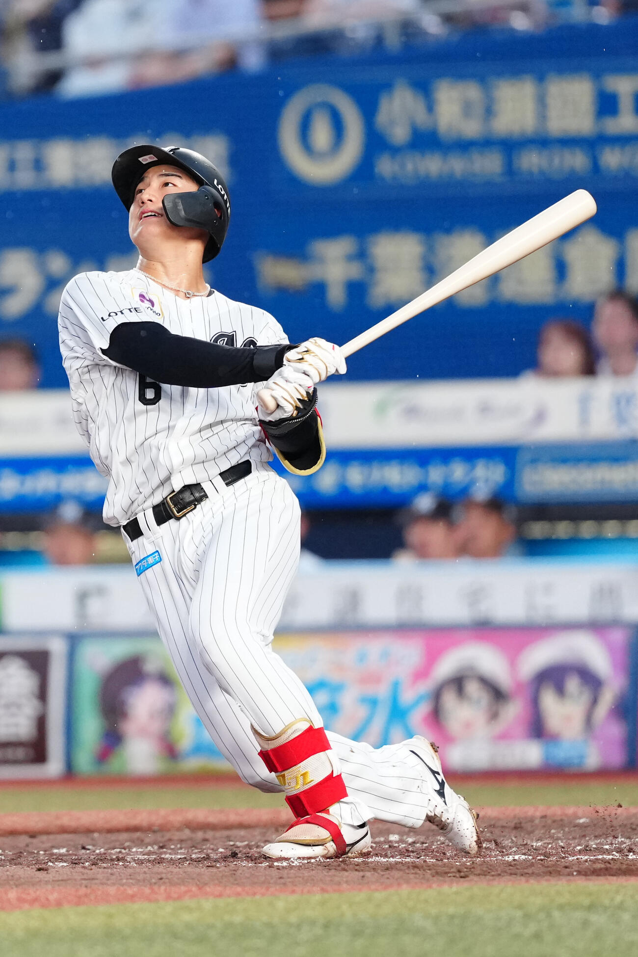 ロッテ対日本ハム　3回裏ロッテ1死二塁、適時打を放つ西川史礁（撮影・江口和貴）