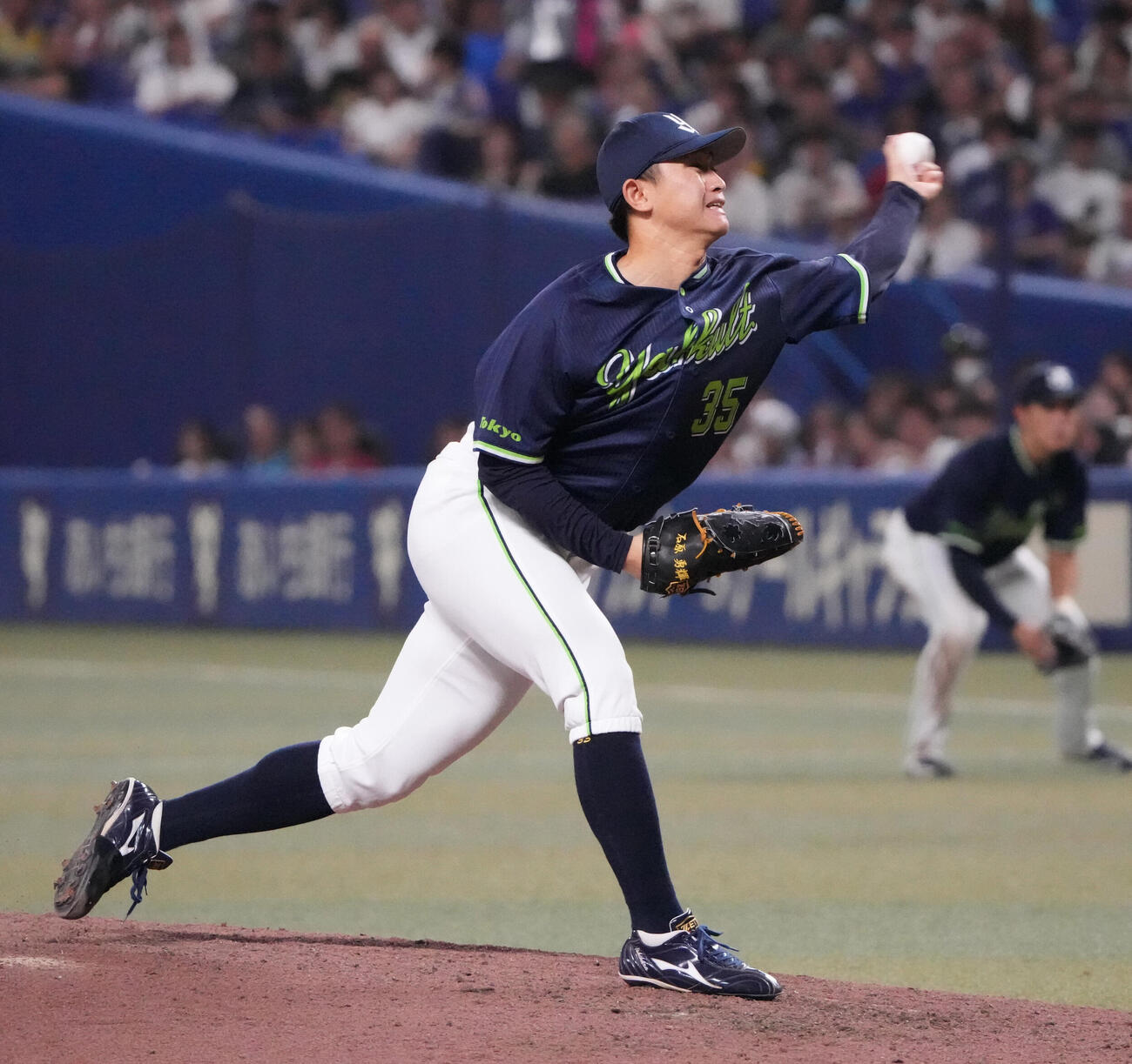 中日対ヤクルト　6回裏中日1死、ヤクルト3番手で登板する石原勇輝（撮影・森本幸一）