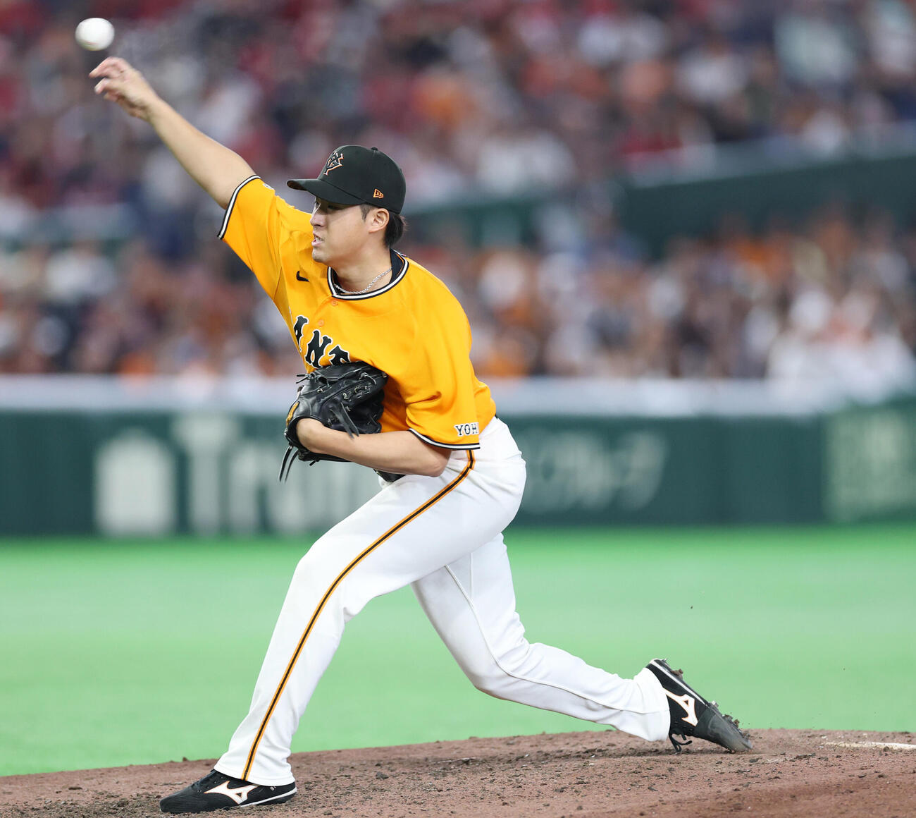 巨人対広島　巨人3番手で登板し力投する堀田賢慎（撮影・増田悦実）