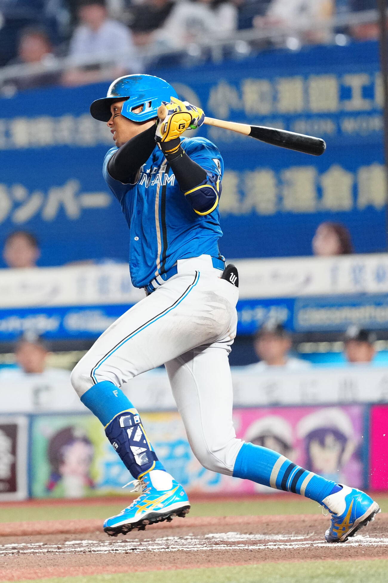 ロッテ対日本ハム　6回表日本ハム1死、内野安打とする水谷瞬（撮影・江口和貴）