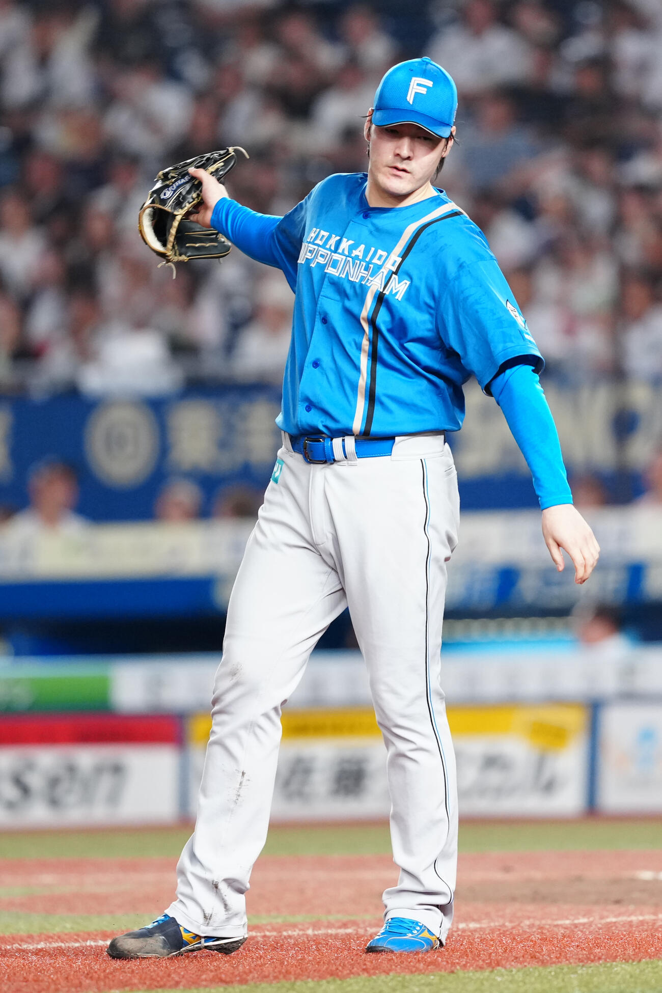 ロッテ対日本ハム　6回裏終了後、ベンチに引き揚げる日本ハム先発の有原航平（撮影・江口和貴）