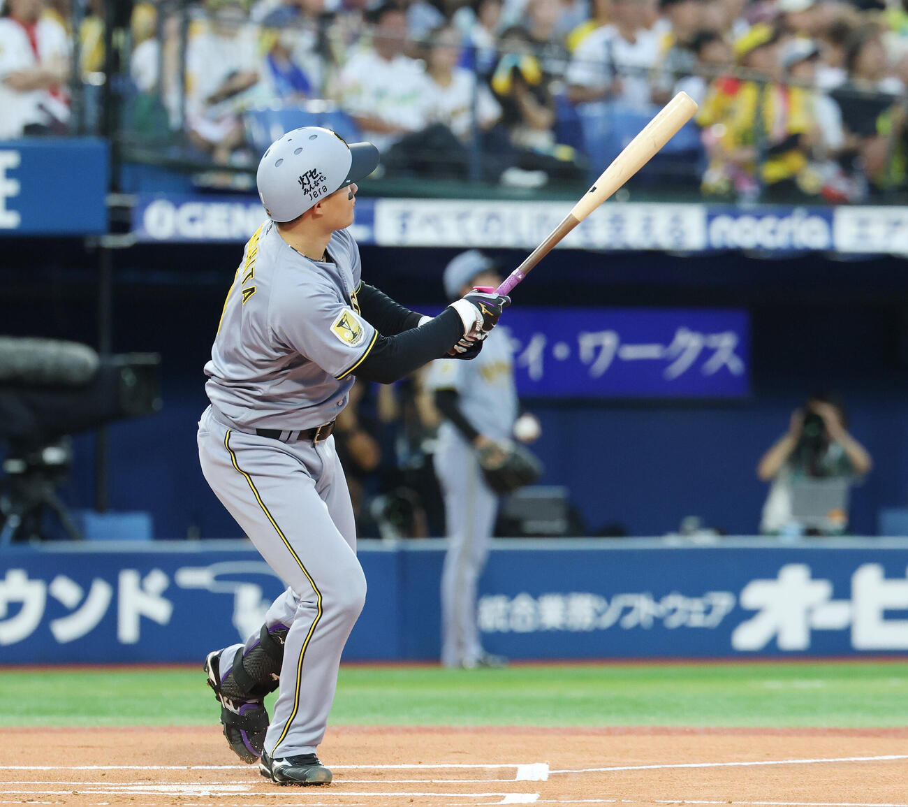 DeNA対阪神　1回表阪神2死、本塁打を放つ森下翔太（撮影・宮地輝）