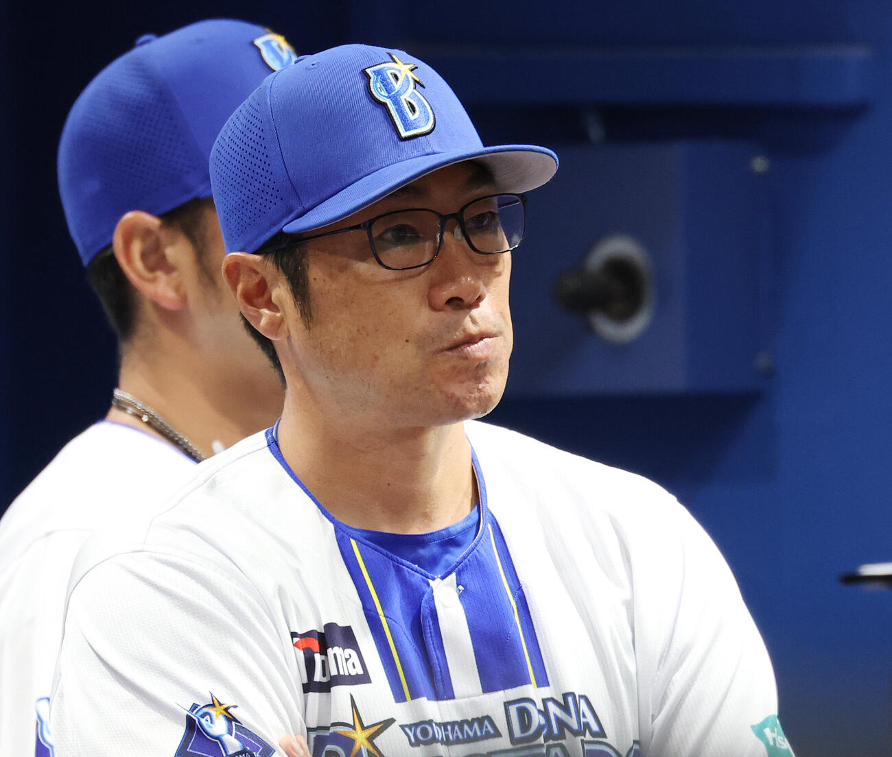 DeNA対阪神　戦況を見つめるDeNA相川亮二監督（撮影・宮地輝）