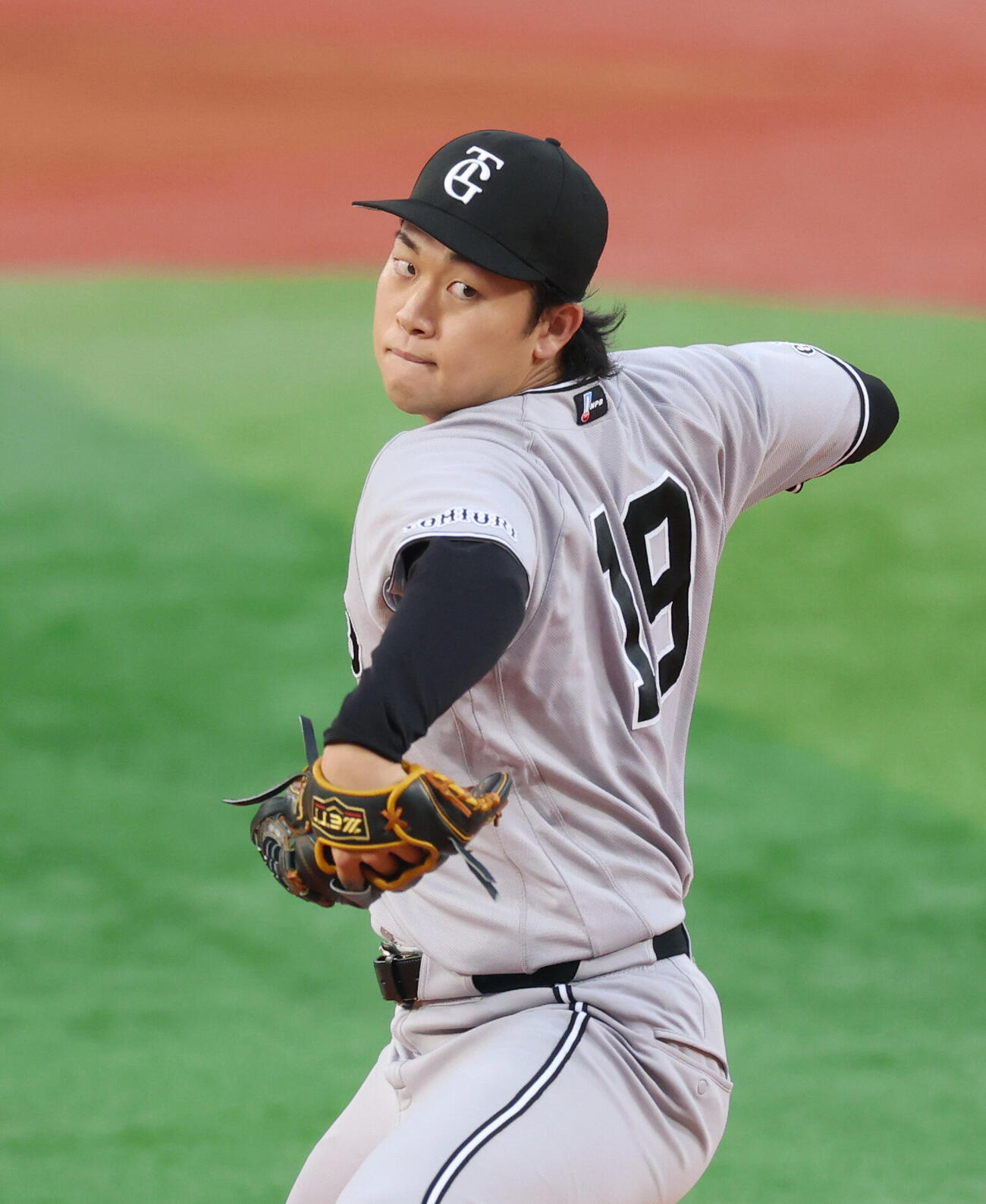 2026年8月18日、DeNa対巨人　先発し力投する巨人山崎伊織