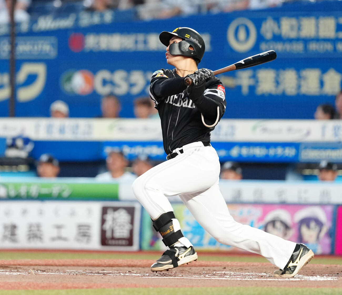 ロッテ対ソフトバンク　1回表ソフトバンク1死満塁、走者一掃の適時二塁打を放つ広瀬隆太（撮影・鈴木みどり）