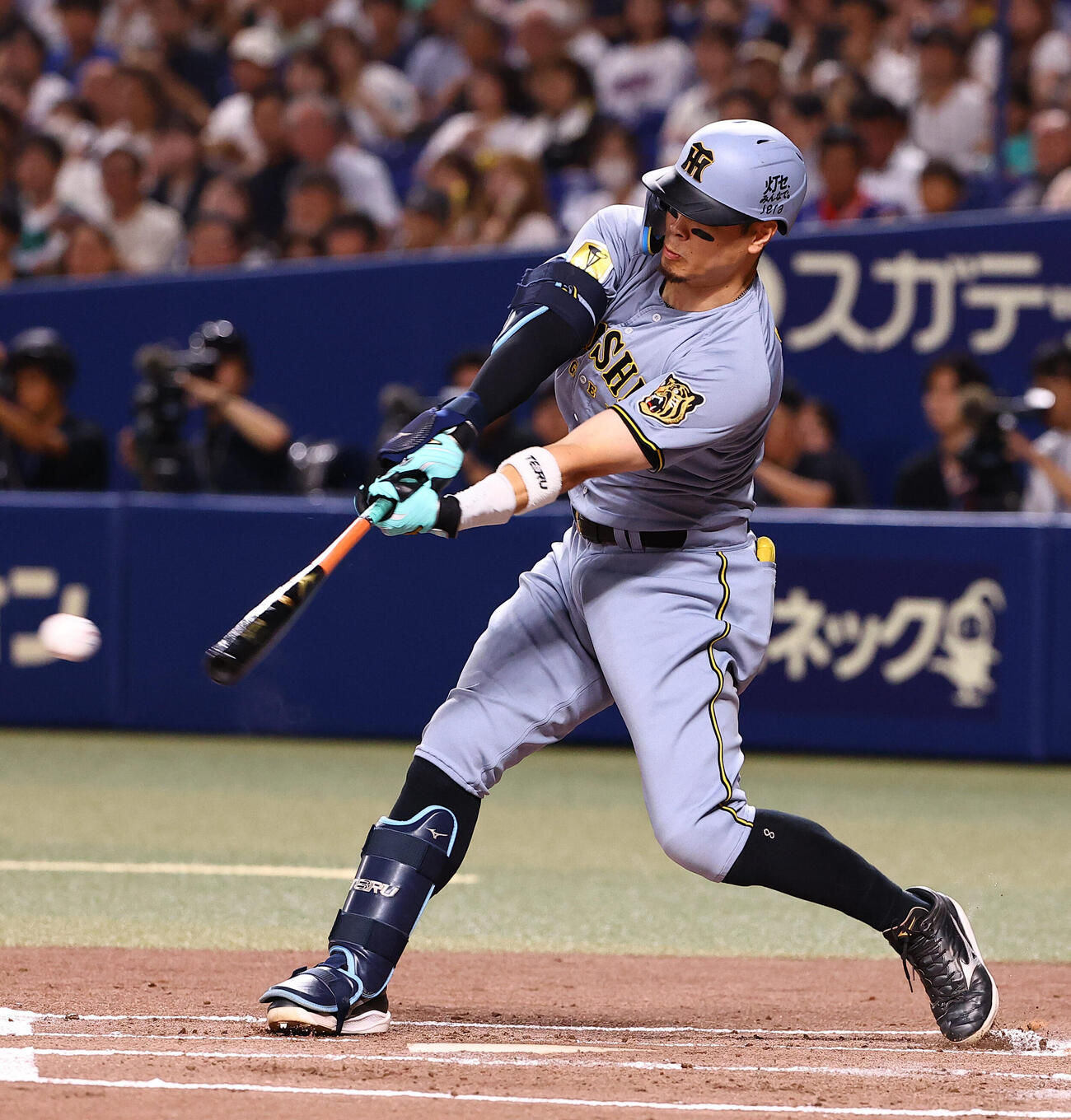中日対阪神　2回表阪神無死、佐藤輝明は安打を放つ（撮影・上田博志）
