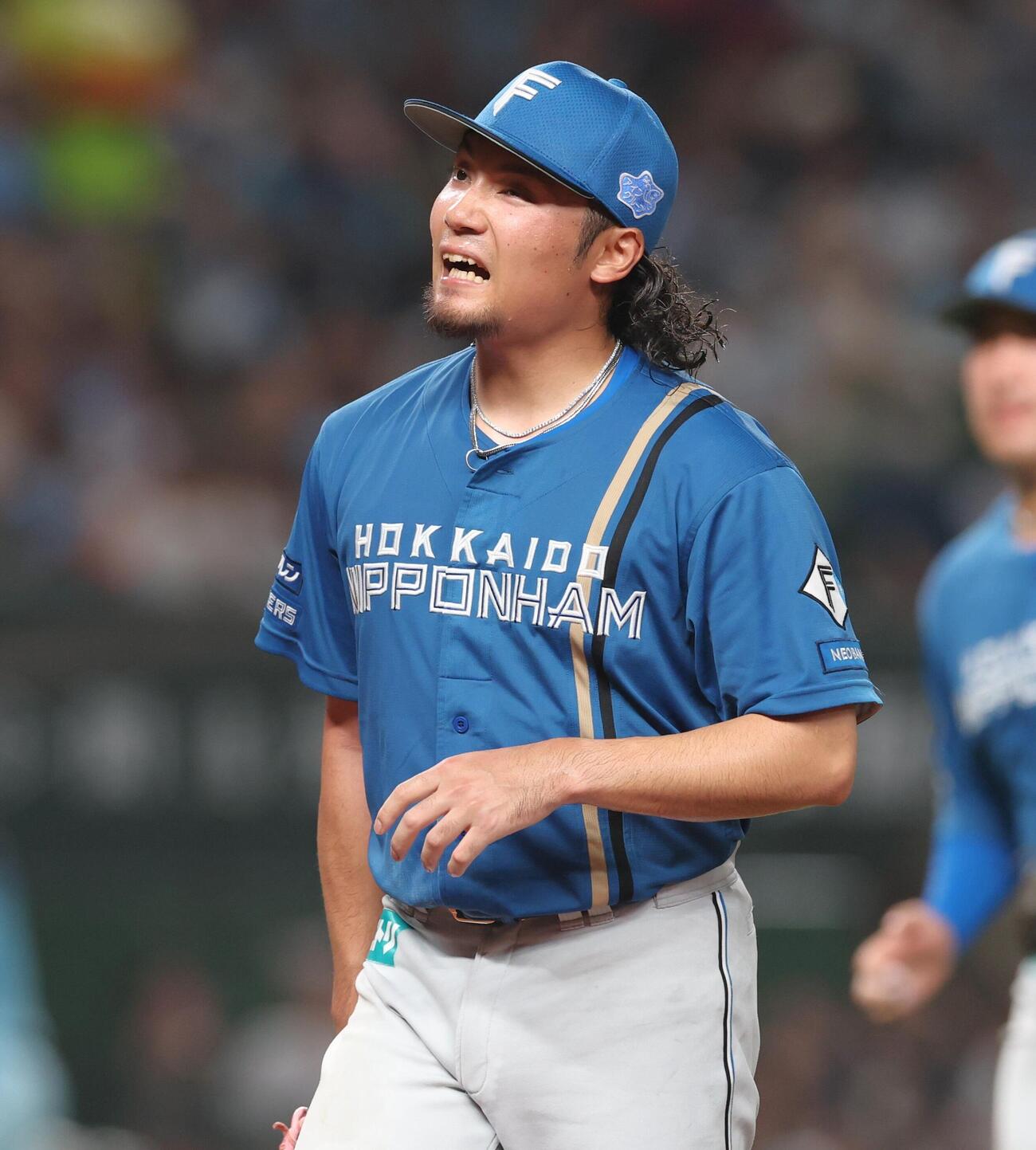 西武対日本ハム　5回裏、失点し顔をしかめる伊藤大海（撮影・黒川智章）