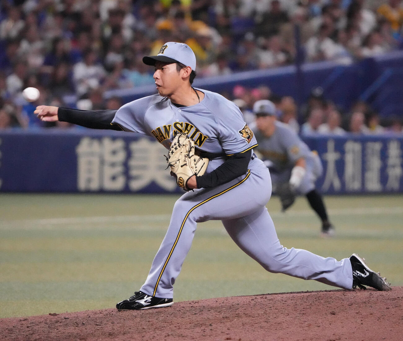 中日対阪神　6回裏、阪神2番手で登板する神宮僚介（撮影・森本幸一）