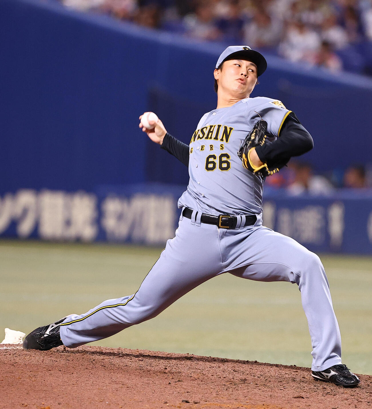 中日対阪神　8回、4番手で登板した阪神津田啓史（撮影・上田博志）