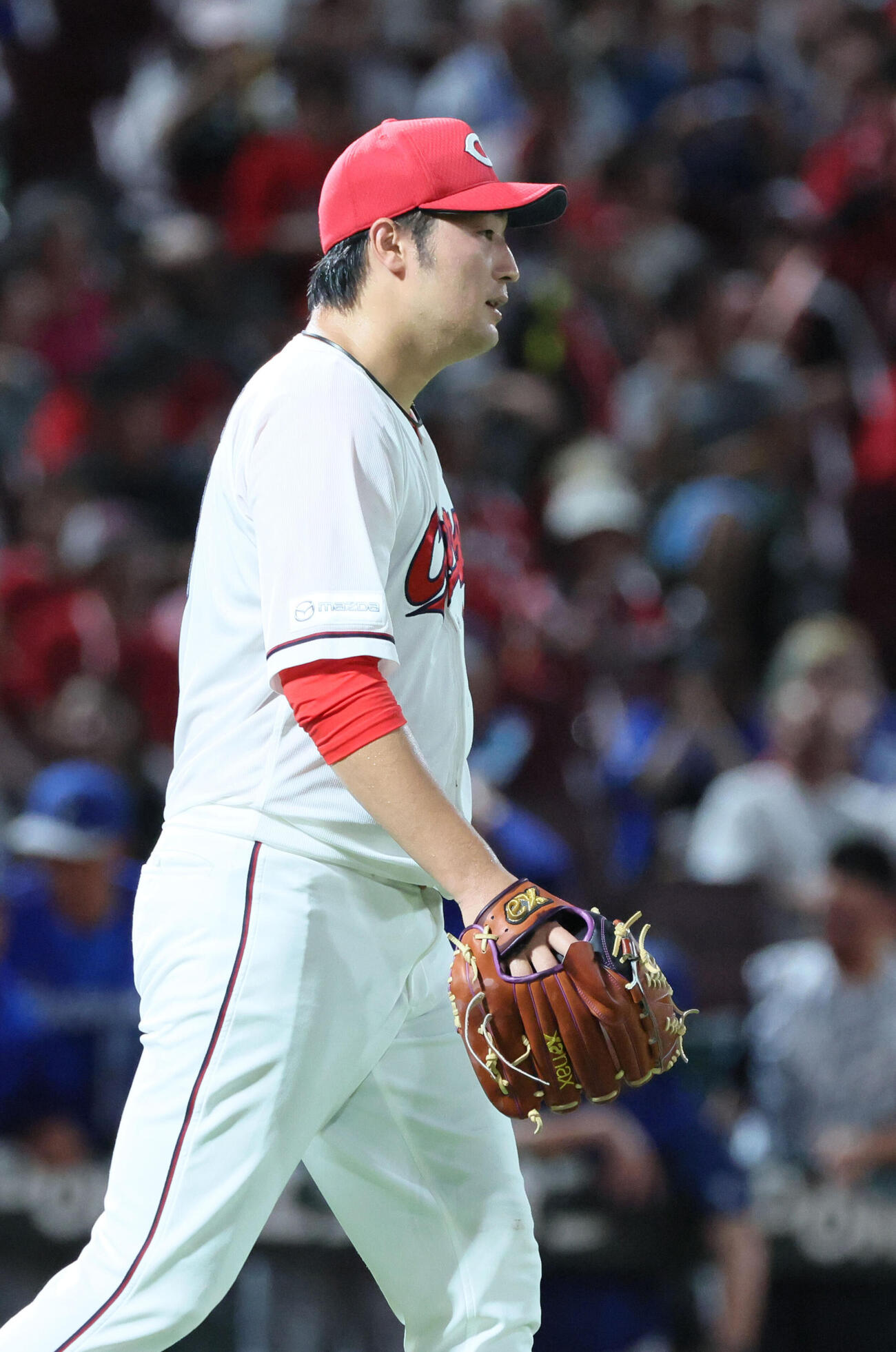 広島対DeNA 4回表DeNA無死満塁、松尾汐恩に走者一掃の適時二塁打を浴びた床田寛樹（撮影・加藤孝規）
