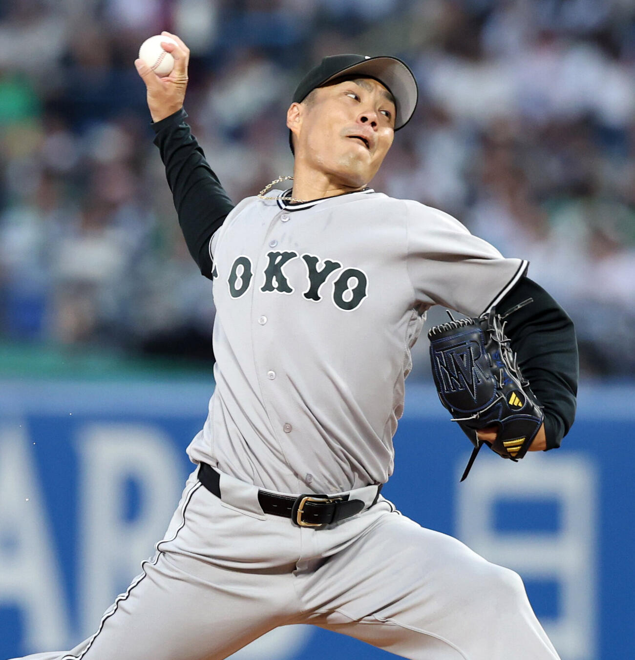 ヤクルト対巨人　力投する巨人先発の則本昂大（撮影・浅見桂子）