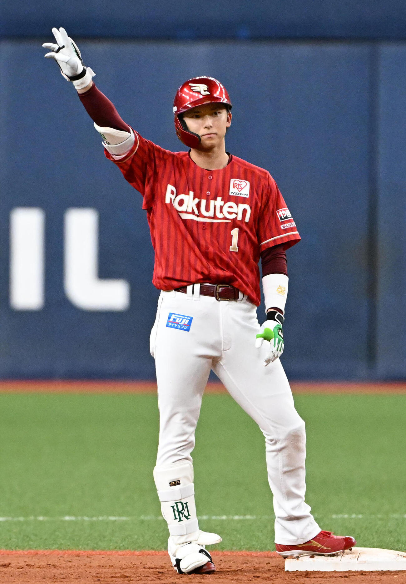 オリックス対楽天　6回表楽天1死一、二塁、宗山塁は逆転の2点適時二塁打を放つ（撮影・石井愛子）