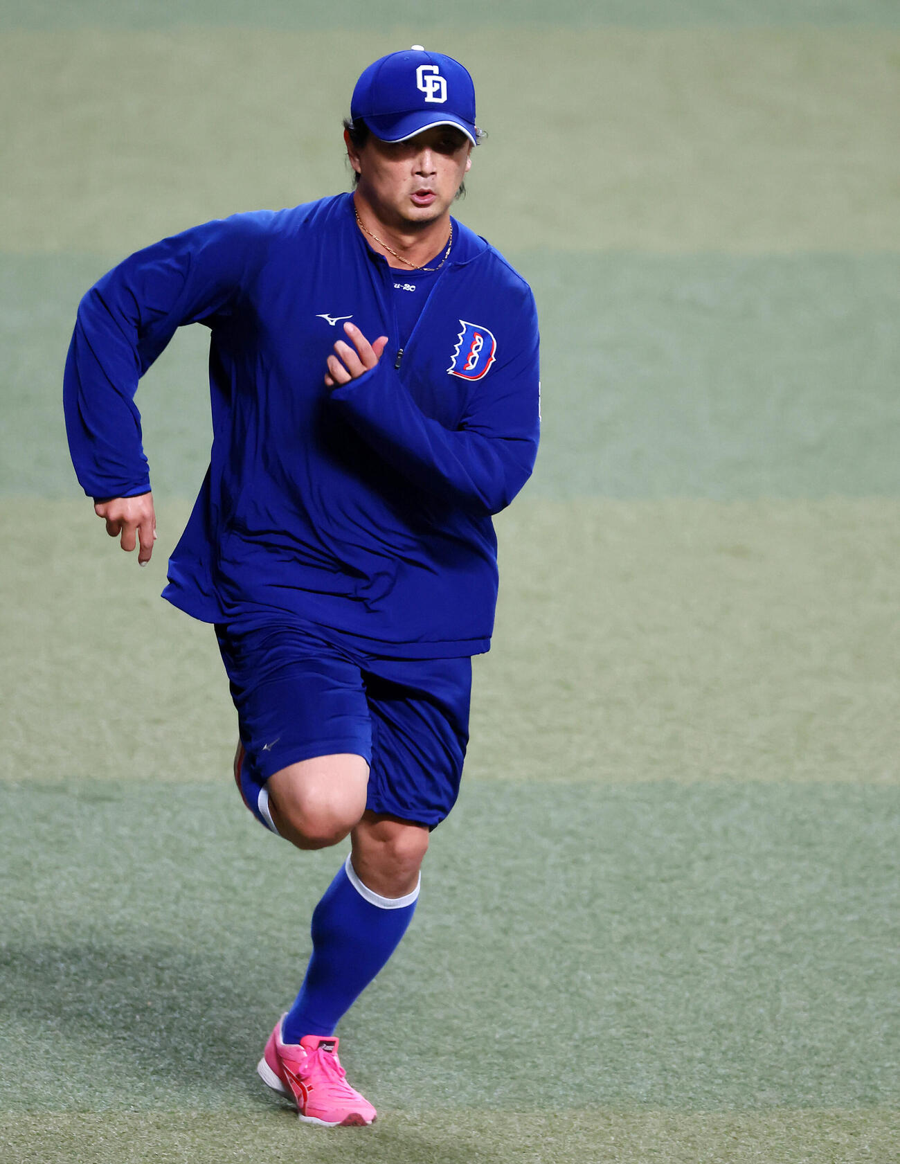 中日対阪神　練習でランニングする中日涌井秀章（撮影・加藤哉）