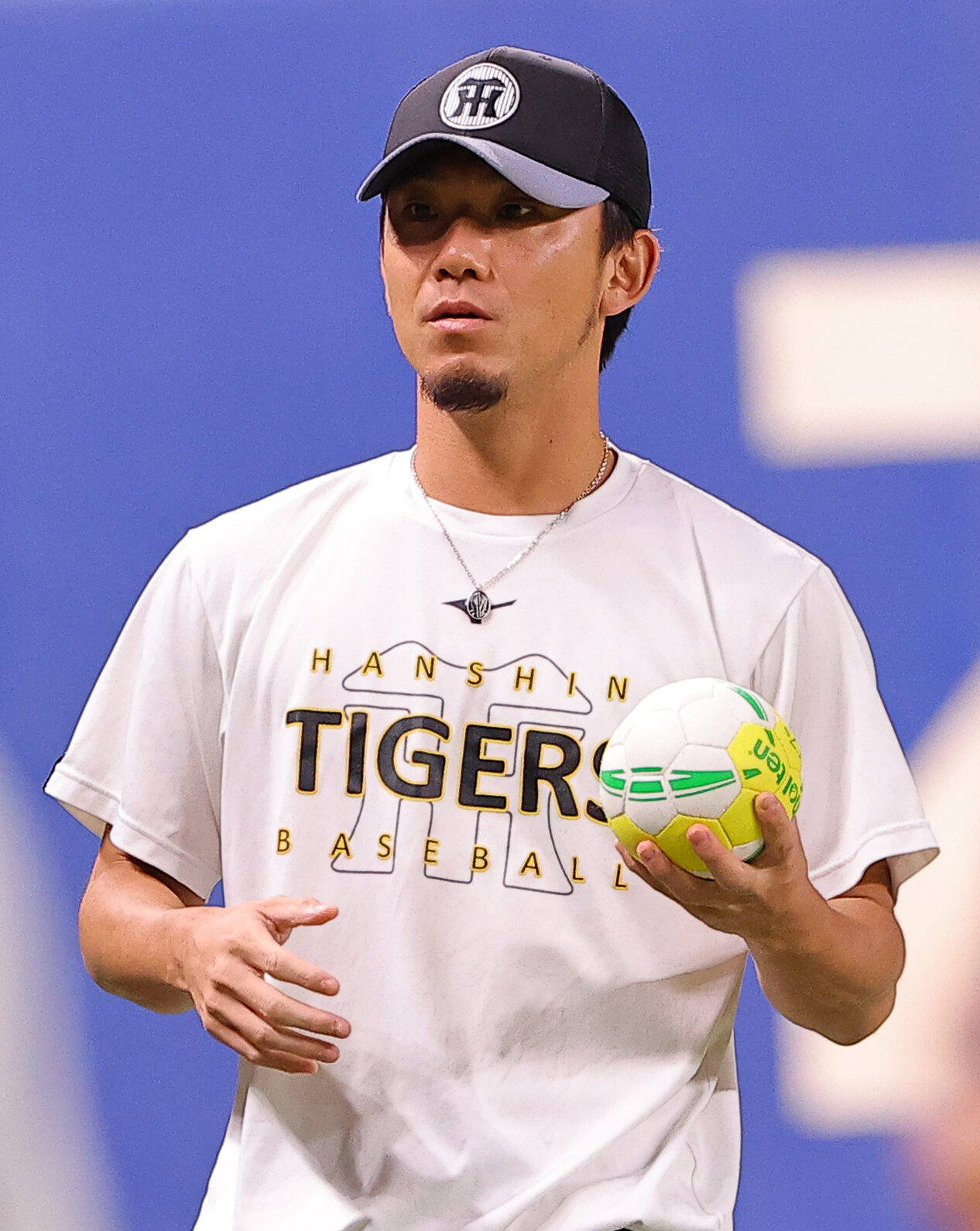 中日対阪神　登板に備える伊藤将司（撮影・上田博志）