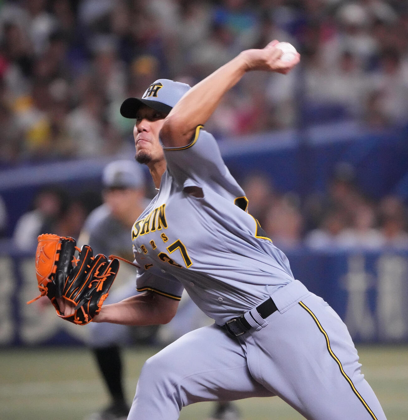 中日対阪神　1回裏、登板する阪神先発の伊藤将司（撮影・森本幸一）