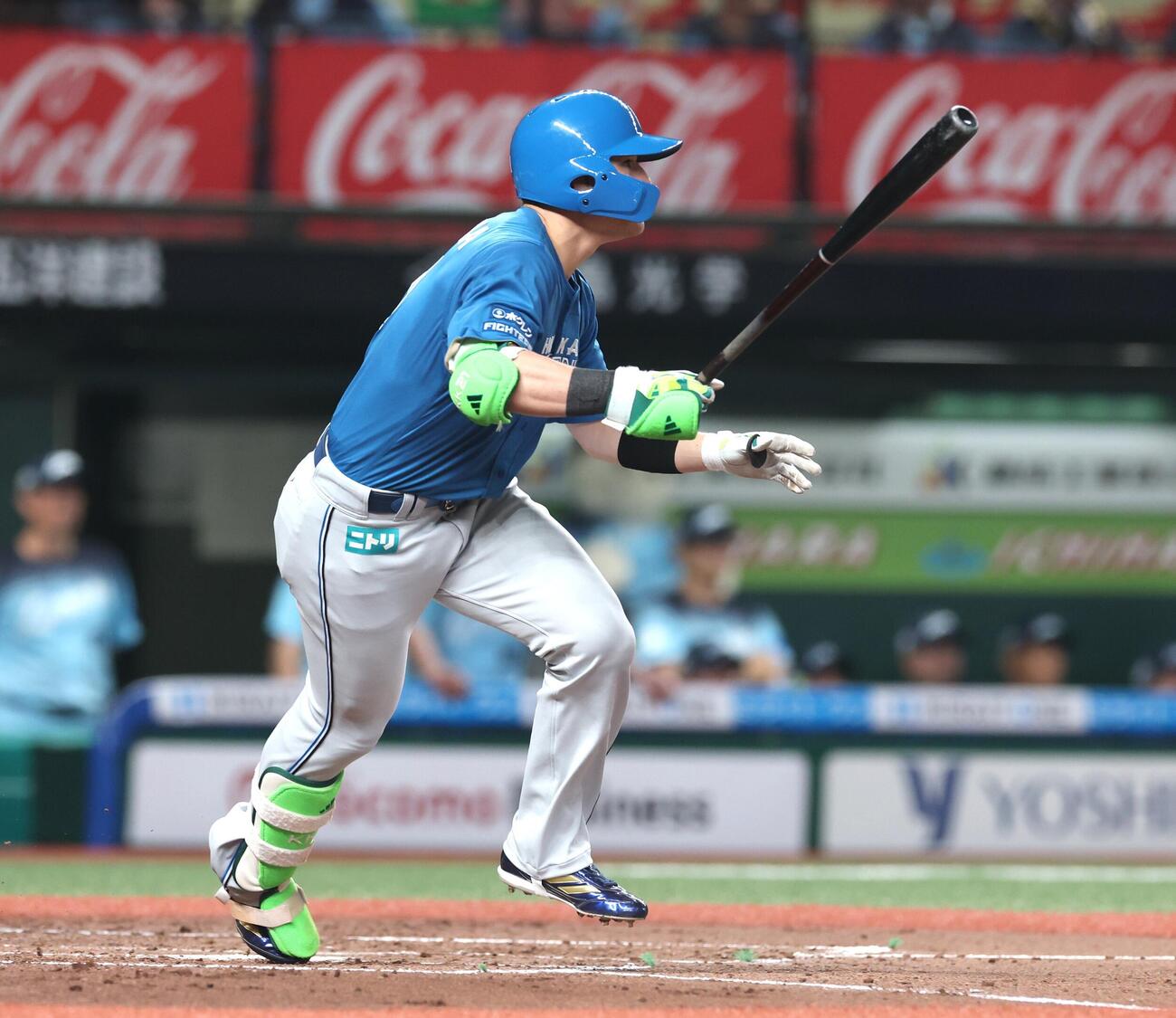 西武対日本ハム　3回表日本ハム1死一、三塁、適時打を放つ清宮幸太郎（撮影・黒川智章）