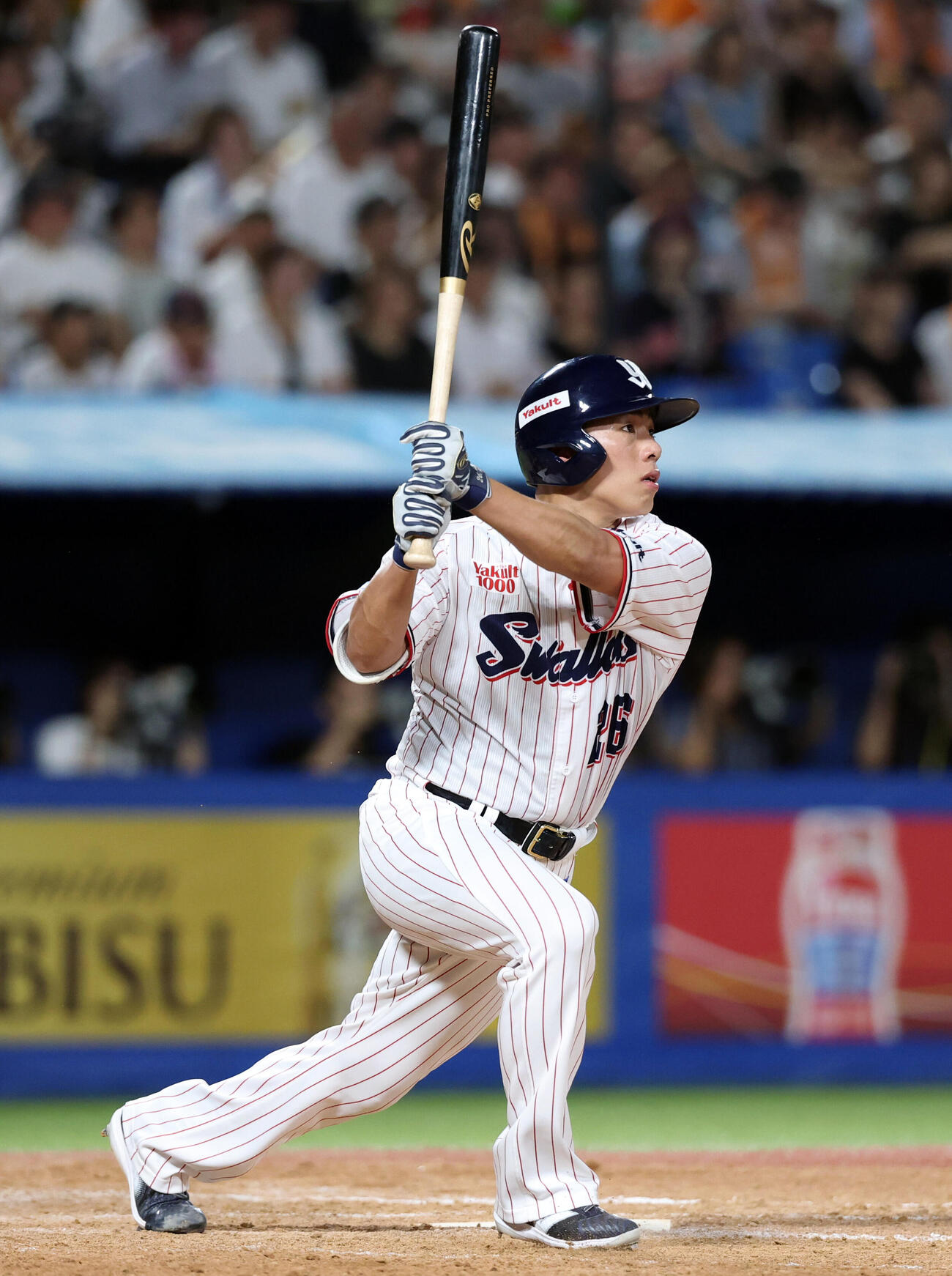 ヤクルト対巨人　4回裏ヤクルト2死一塁、山野太一は右前打を放つ（撮影・浅見桂子）
