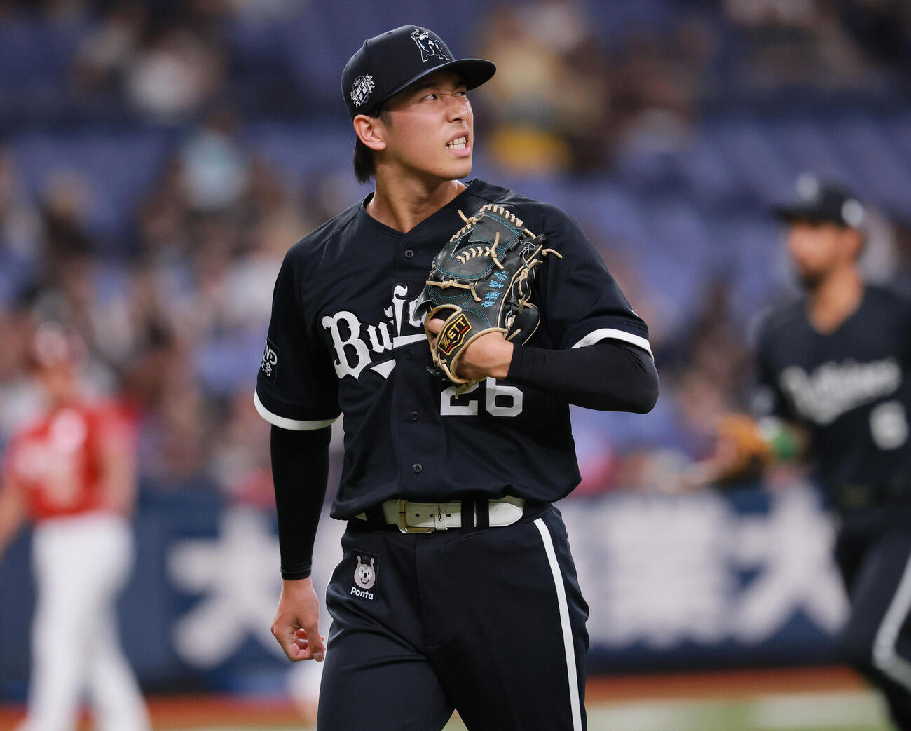 オリックス対楽天　初回に2失点しベンチに引き揚げるオリックス先発の斎藤響介（撮影・上山淳一）