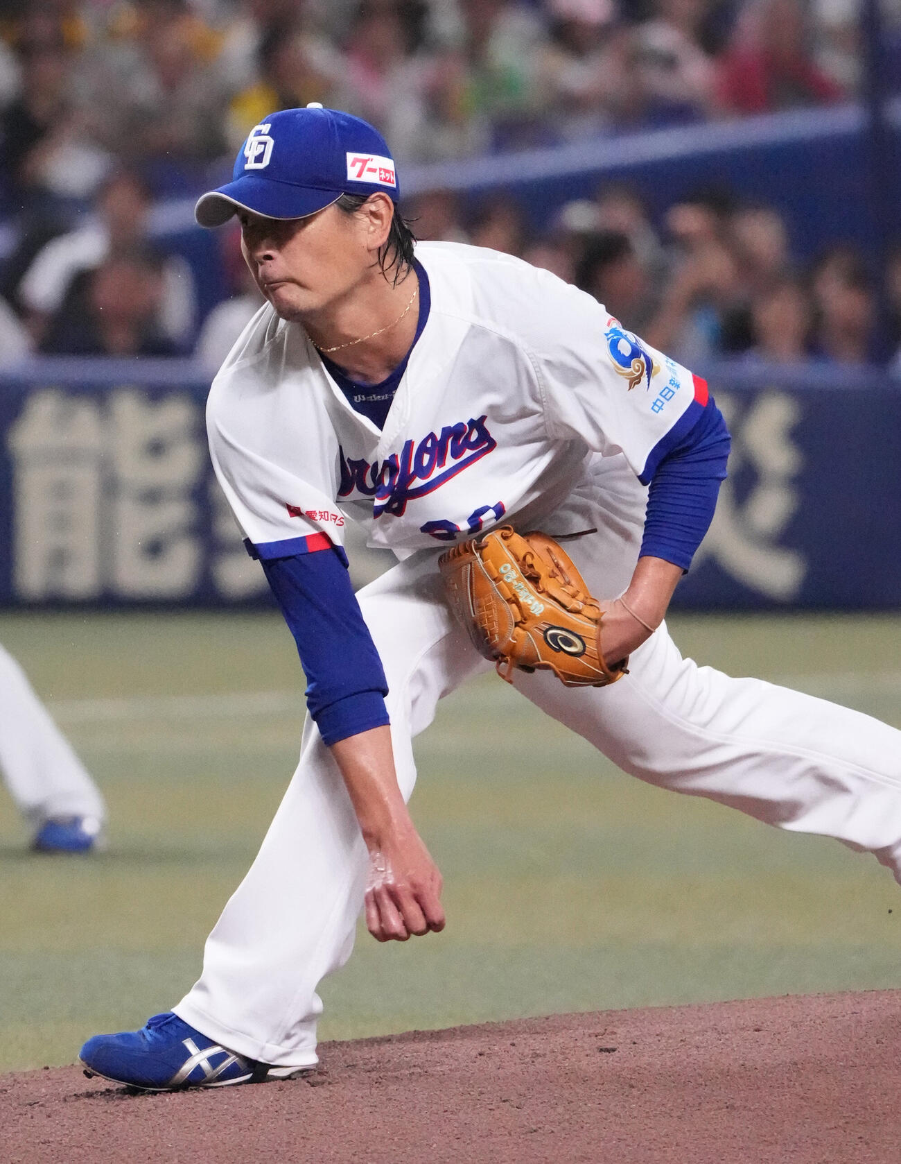 中日対阪神　1回表、登板する中日先発の涌井秀章（撮影・森本幸一）