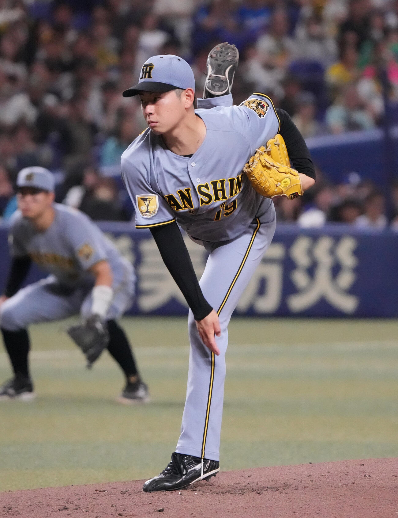 中日対阪神　1回裏、登板する阪神先発の下村海翔（撮影・森本幸一）