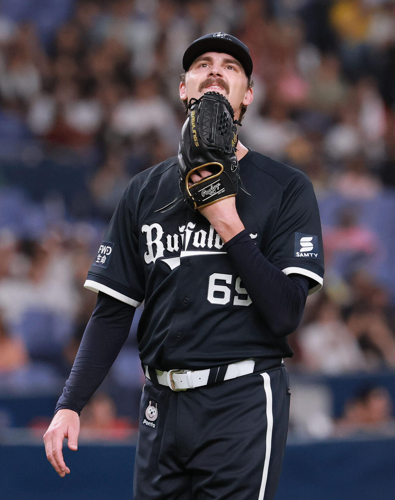 オリックス対楽天　初回を投げ終えベンチに引き揚げるオリックス先発のショーン・ジェリー（撮影・上山淳一）