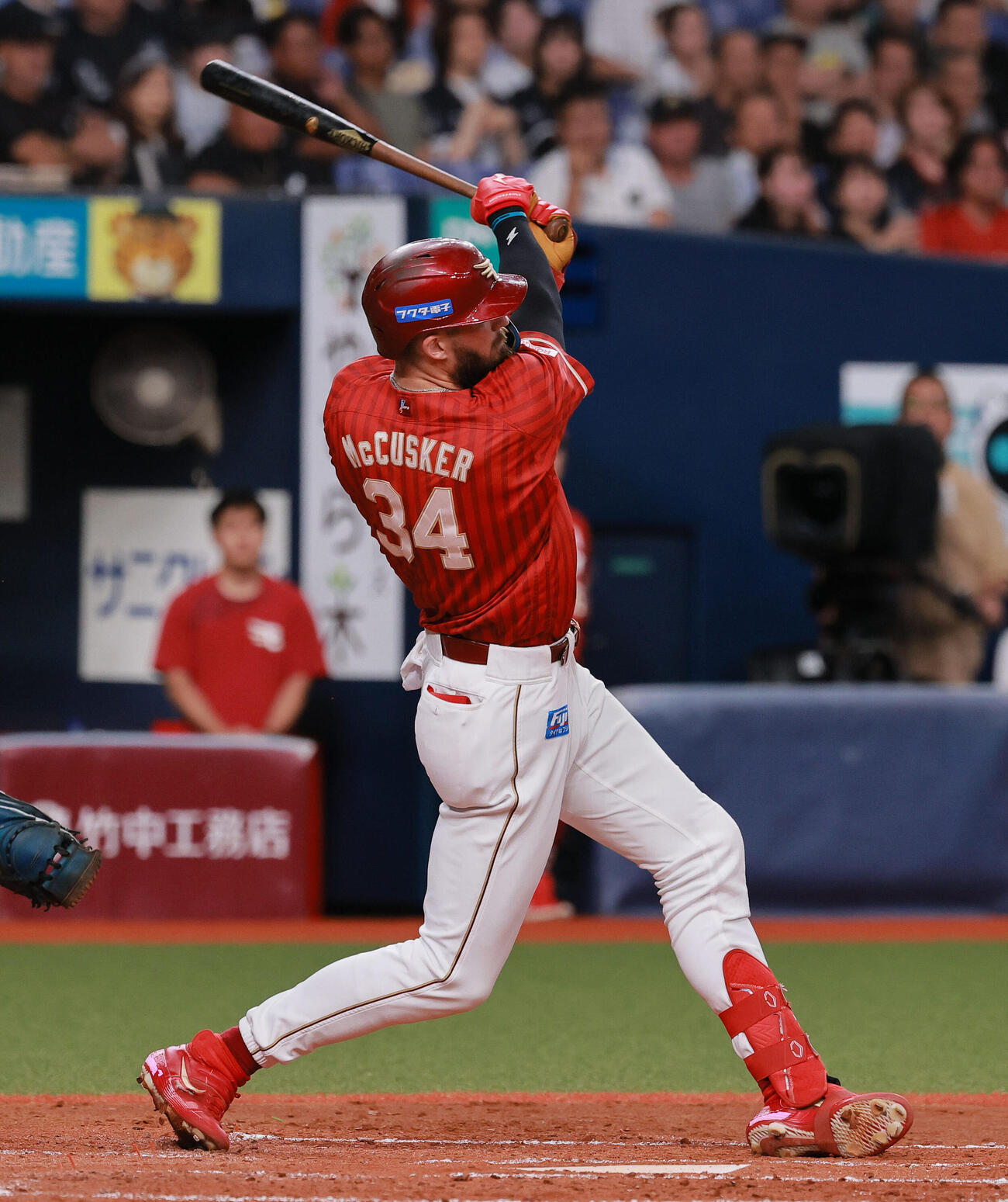 オリックス対楽天　3回表楽天2死一、三塁、カーソン・マッカスカーは適時二塁打を放つ（撮影・上山淳一）