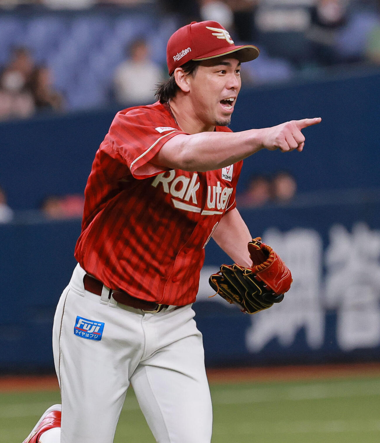 オリックス対楽天　1回裏オリックス1死、前田健太は西川龍馬の一ゴロで声を出しながらカバーに入る（撮影・上山淳一）