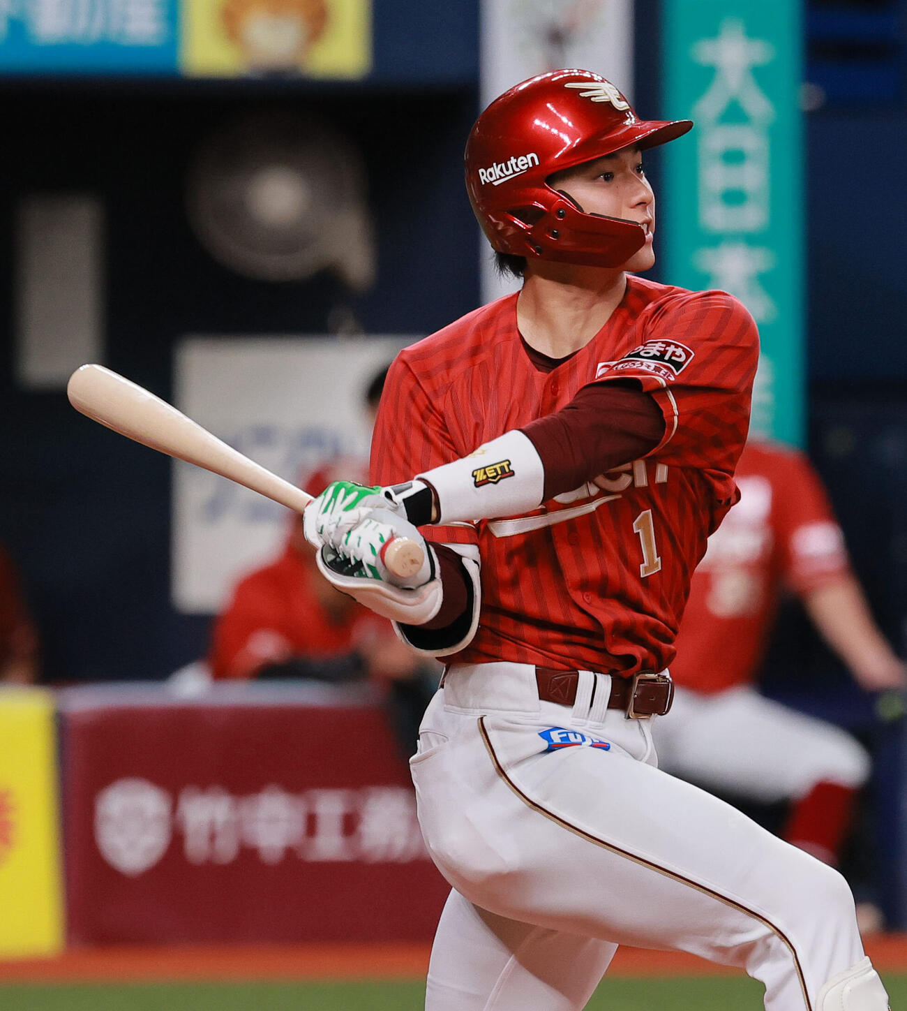 オリックス対楽天　3回表楽天1死一塁、宗山塁は二塁打を放つ（撮影・上山淳一）