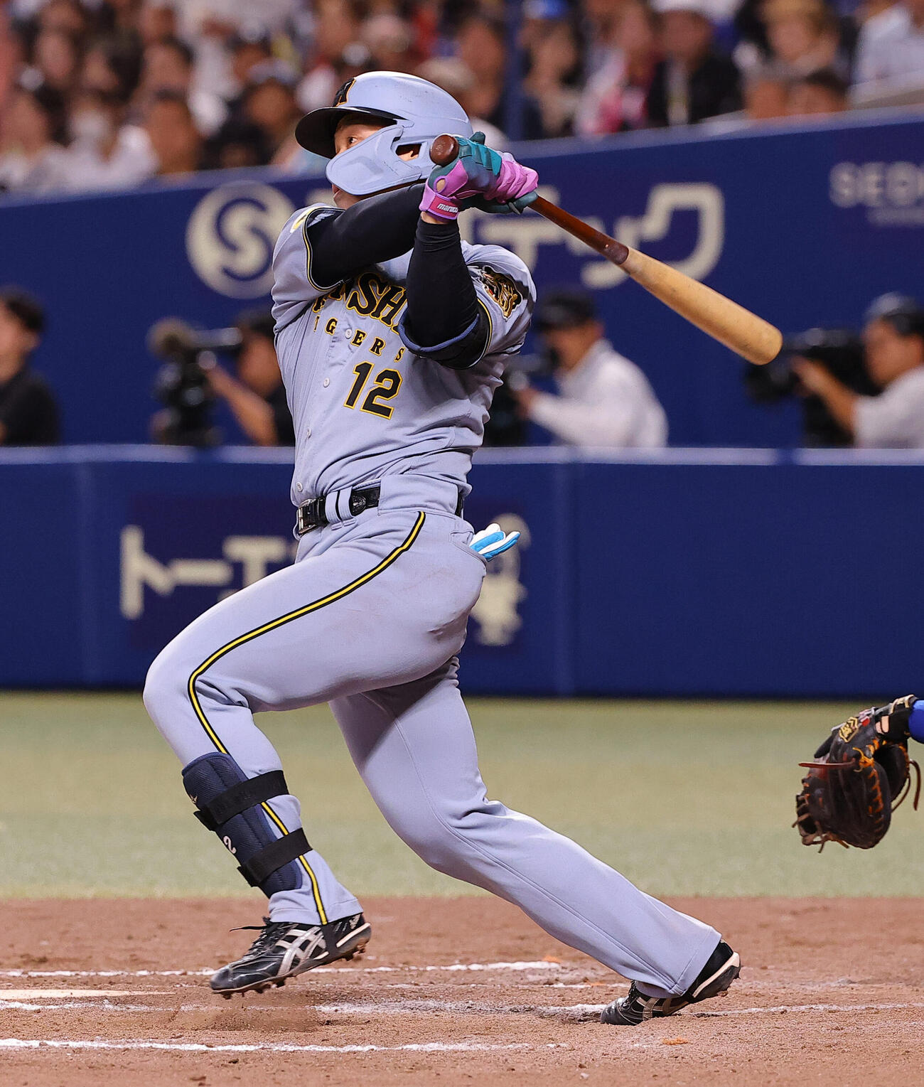 中日対阪神　8回表阪神1死一塁、坂本誠志郎は逆転2点本塁打を放つ（撮影・上田博志）