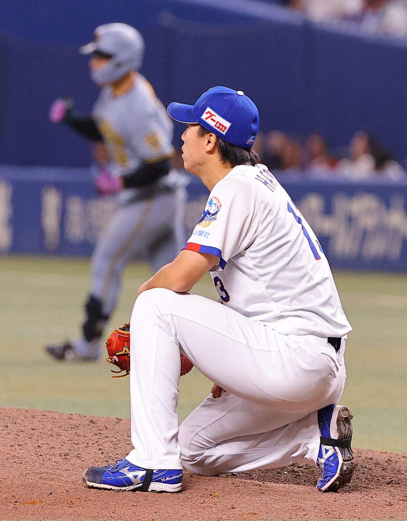 中日対阪神　8回表阪神1死一塁、橋本侑樹（右）は坂本誠志郎に逆転2点本塁打を浴びる（撮影・上田博志）