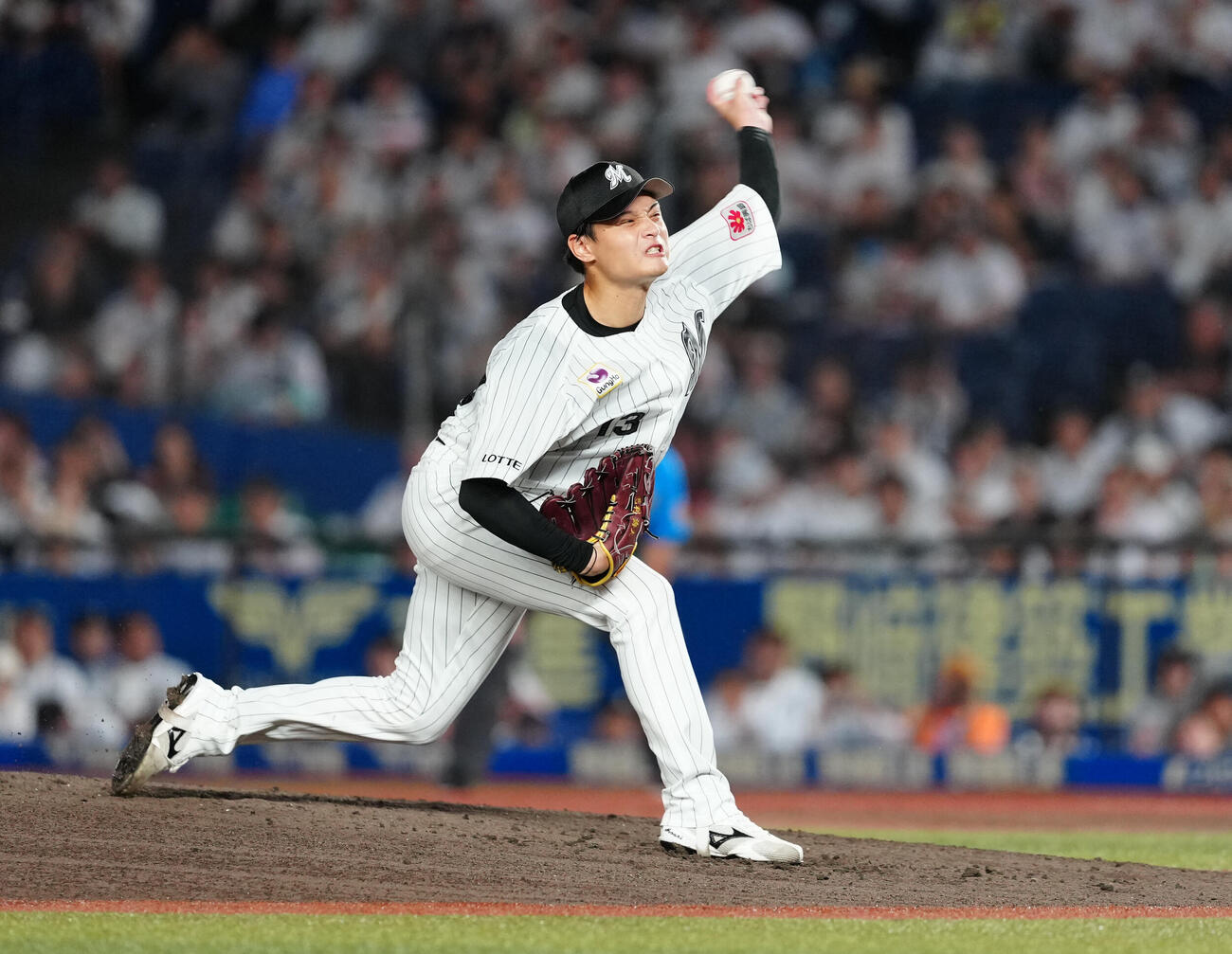 ロッテ対ソフトバンク　先発し力投するロッテ毛利海大（撮影・鈴木みどり）