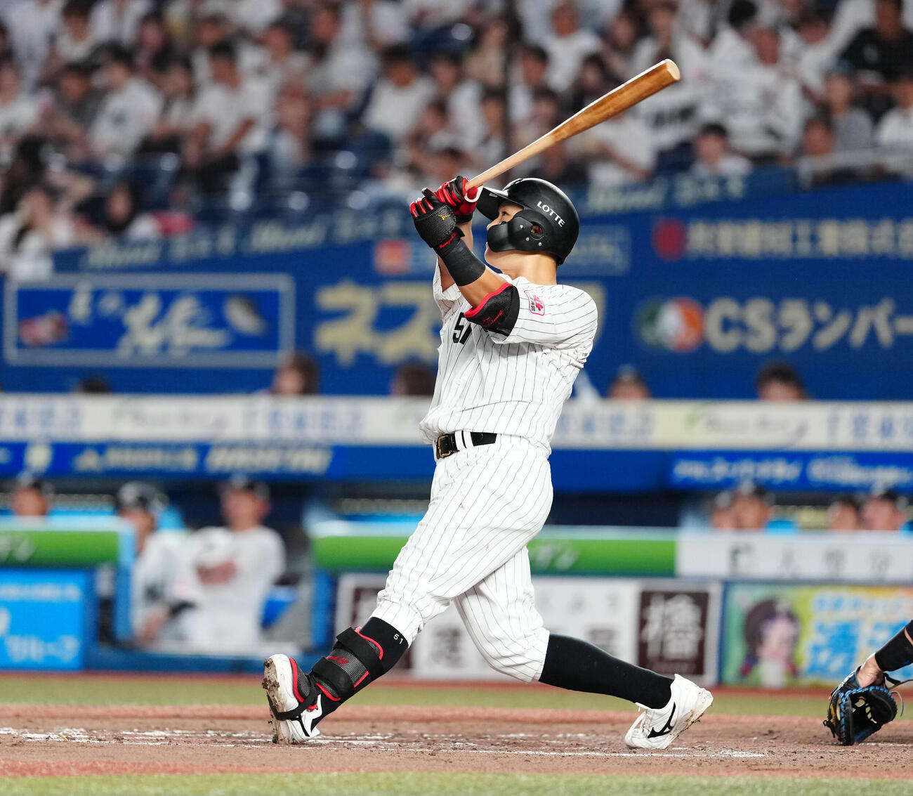ロッテ対ソフトバンク　3回裏ロッテ1死、ソロ本塁打を放つ山口航輝（撮影・鈴木みどり）