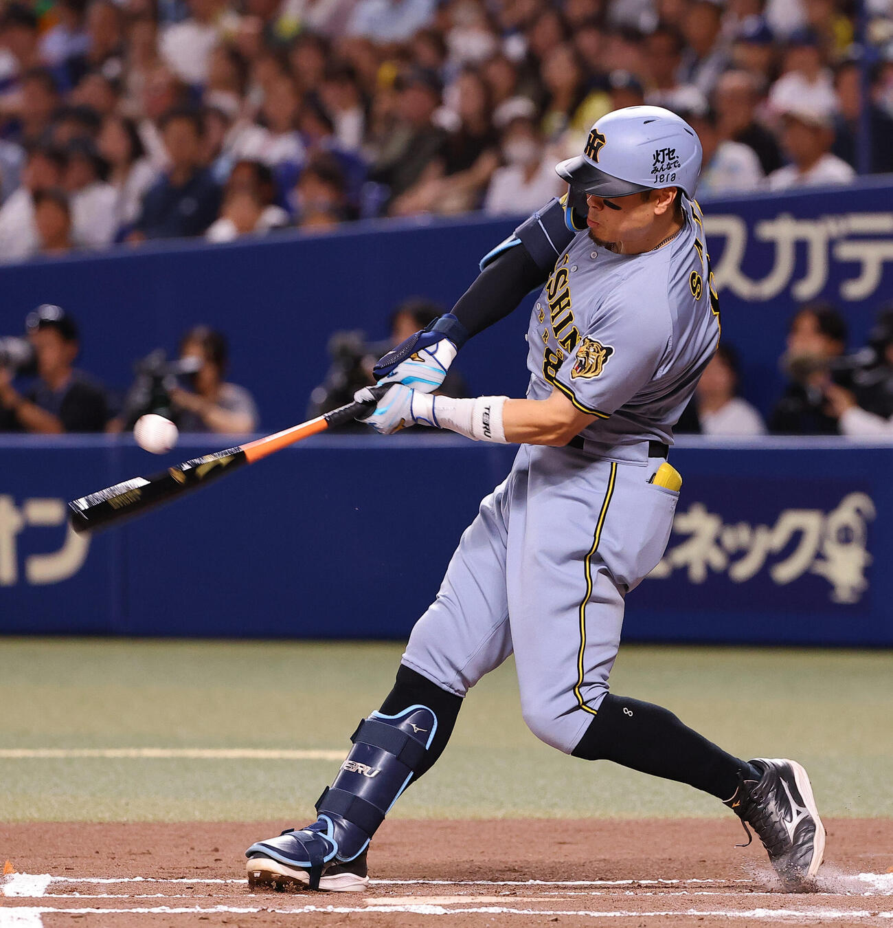 中日対阪神　6回表阪神無死一塁、佐藤輝明は安打を放つ（撮影・上田博志）