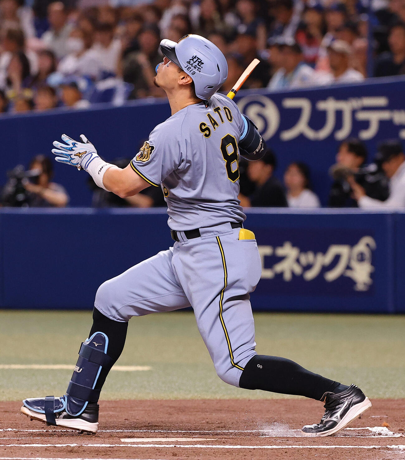中日対阪神　1回表阪神1死一、二塁、佐藤輝明は先制適時打を放つ（撮影・上田博志）