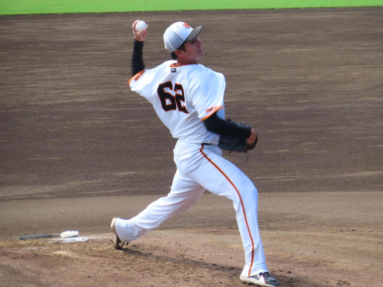 巨人練習　ライブBPに登板する横川凱