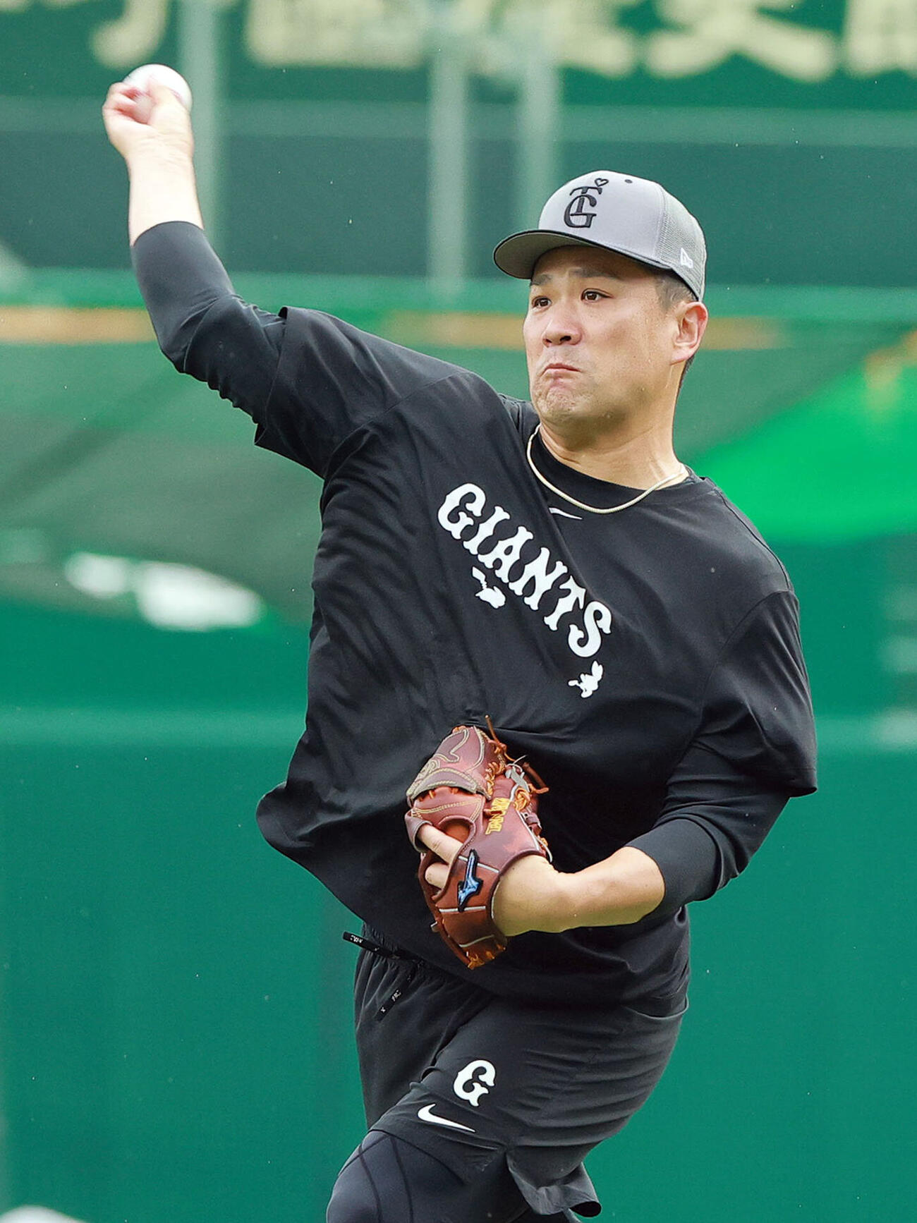 阪神対巨人　キャッチボールする巨人田中将大（撮影・上山淳一）