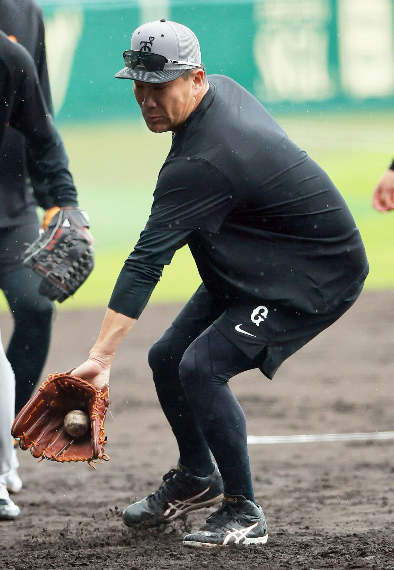 阪神対巨人　ノックを受ける巨人田中将大（撮影・上山淳一）