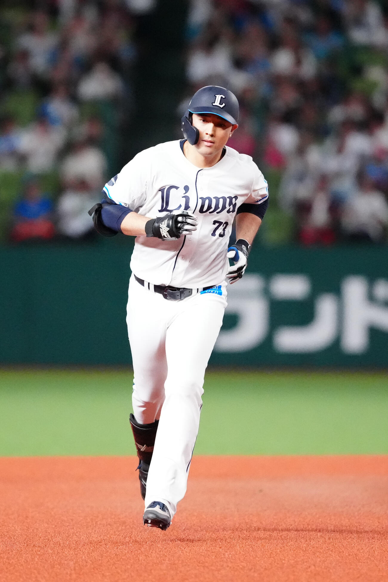 西武対楽天　1回裏西武2死一、二塁、先制3点本塁打を放ち、ダイヤモンドを1周する林安可（撮影・江口和貴）