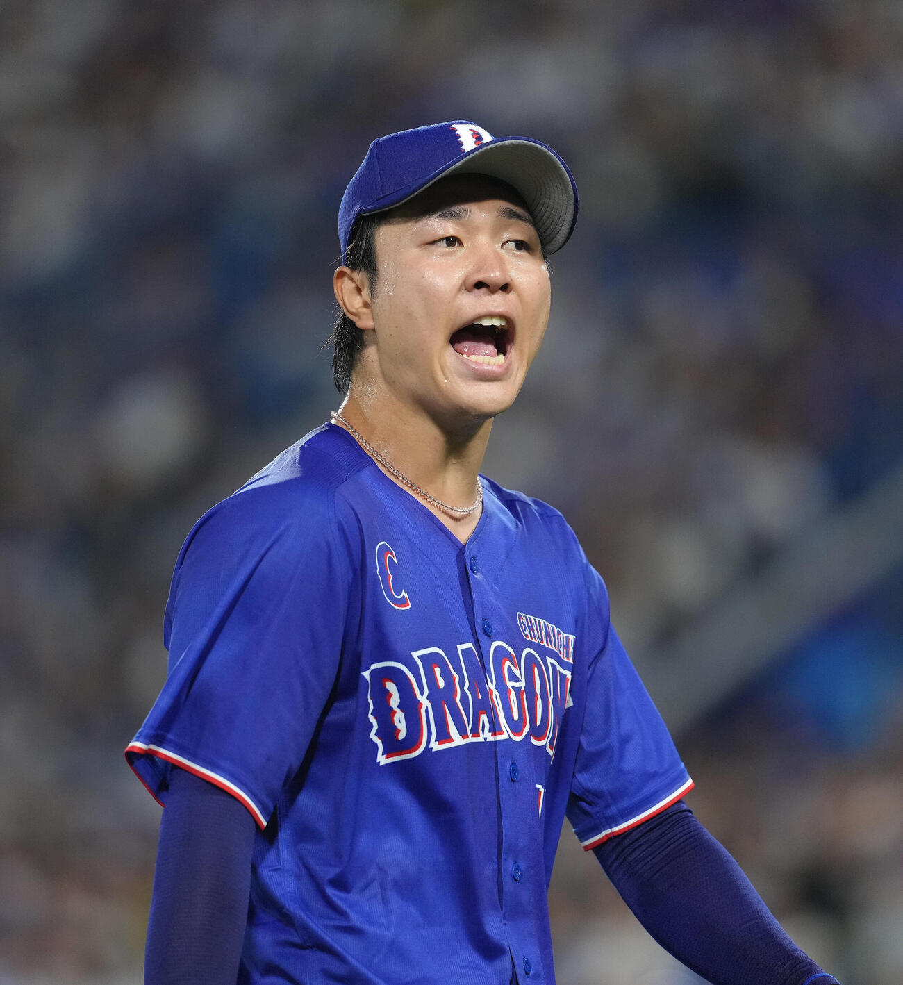 DeNA対中日　5回を無安打で終え、ほえる中日高橋宏斗（撮影・足立雅史）