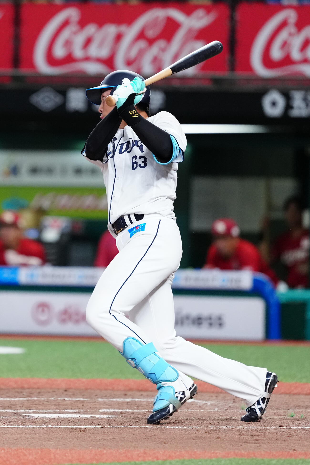 西武対楽天　7回裏西武2死満塁、2点適時打を放つ長谷川信哉（撮影・江口和貴）