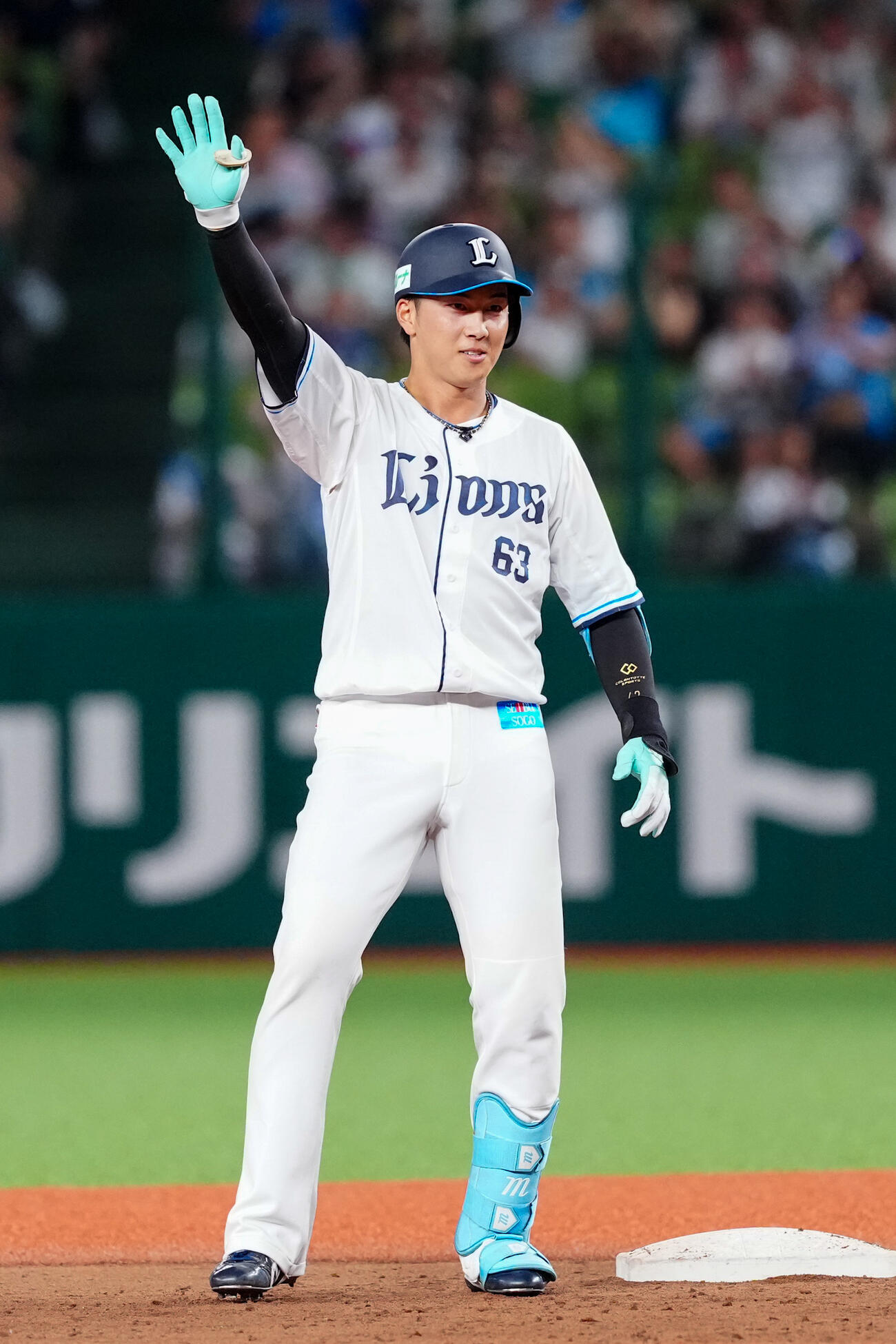 西武対楽天　7回裏西武2死満塁、2点適時打を放った長谷川信哉（撮影・江口和貴）