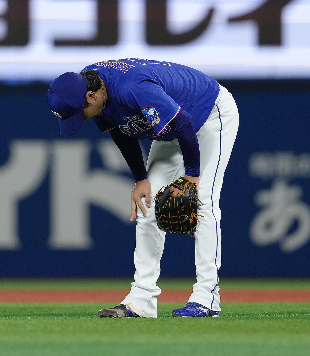 DeNA対中日　8回裏DeNA無死、佐野恵太に中前打を浴びた高橋宏斗（撮影・足立雅史）
