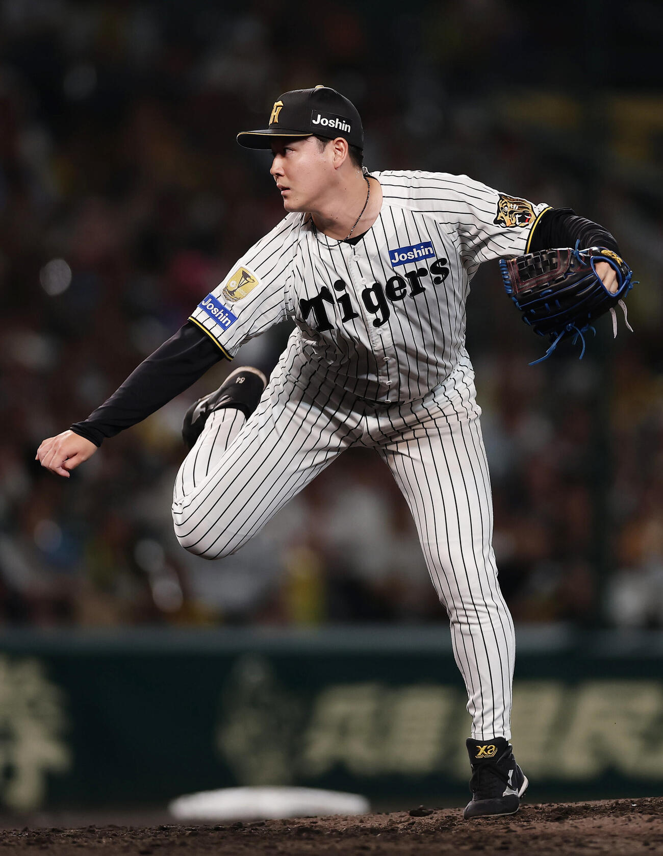 阪神対巨人　阪神2番手でと登板し力投する木下里都（撮影・前田充）