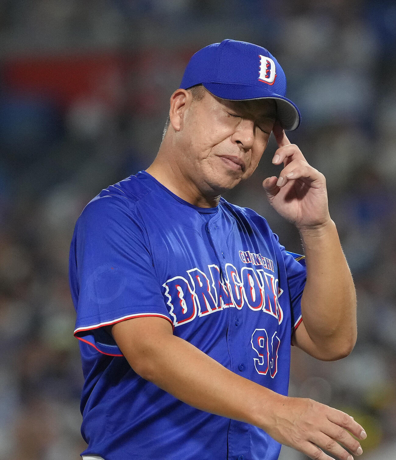 DeNA対中日　8回、DeNAに逆転を許し渋い顔を見せる中日井上一樹監督（撮影・足立雅史）