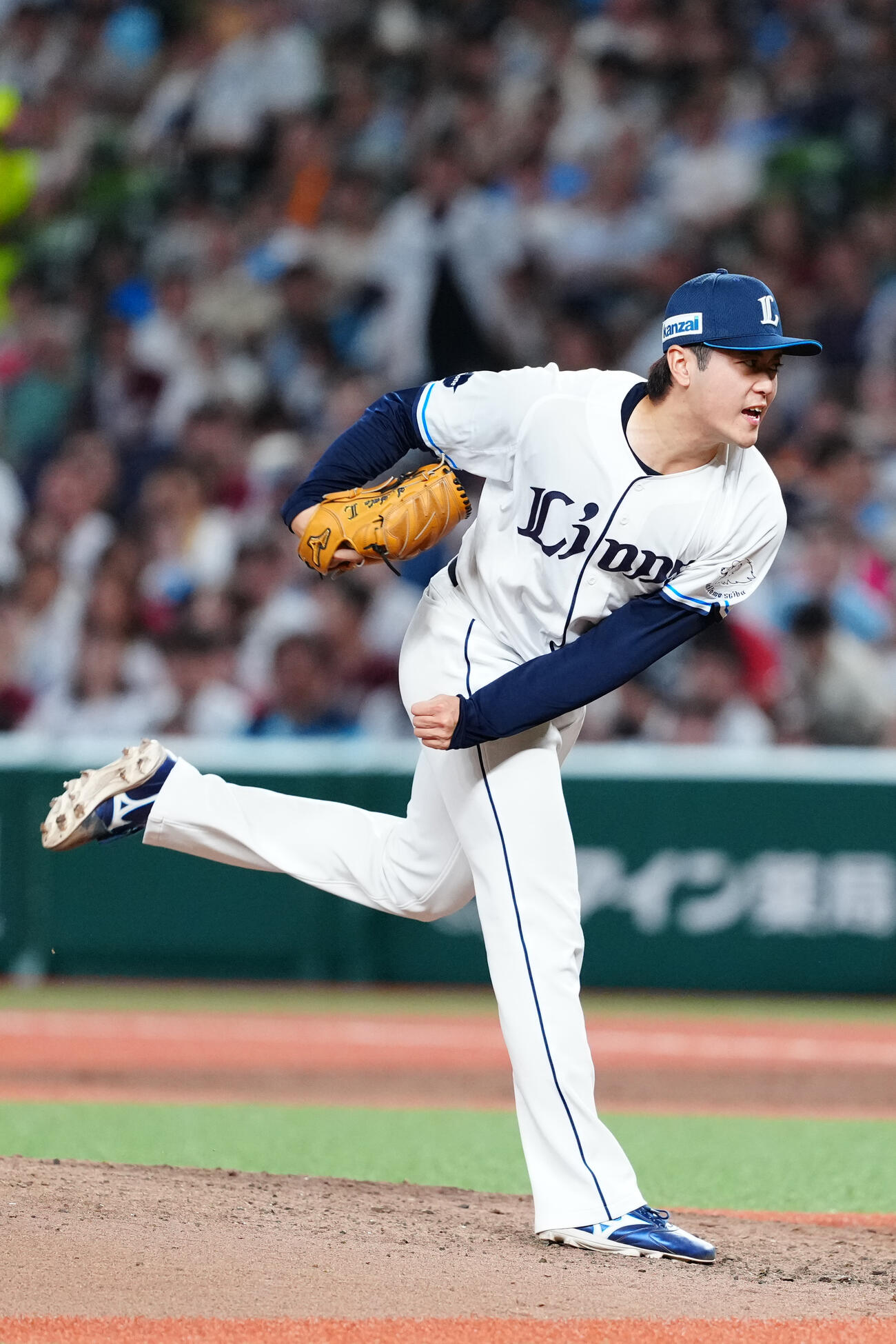 西武対楽天　西武2番手の佐藤隼輔（撮影・江口和貴）